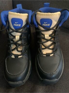 Nike Kids Black and Blue Boots with Cream Tongue